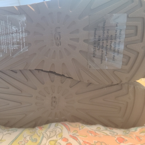 BRAND NEW UGG TALL BAILY BOW - Picture 8 of 8